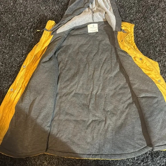 Gold/Yellow Puff Vest with Built in Gray Hoodie Size 2X - Picture 7 of 8